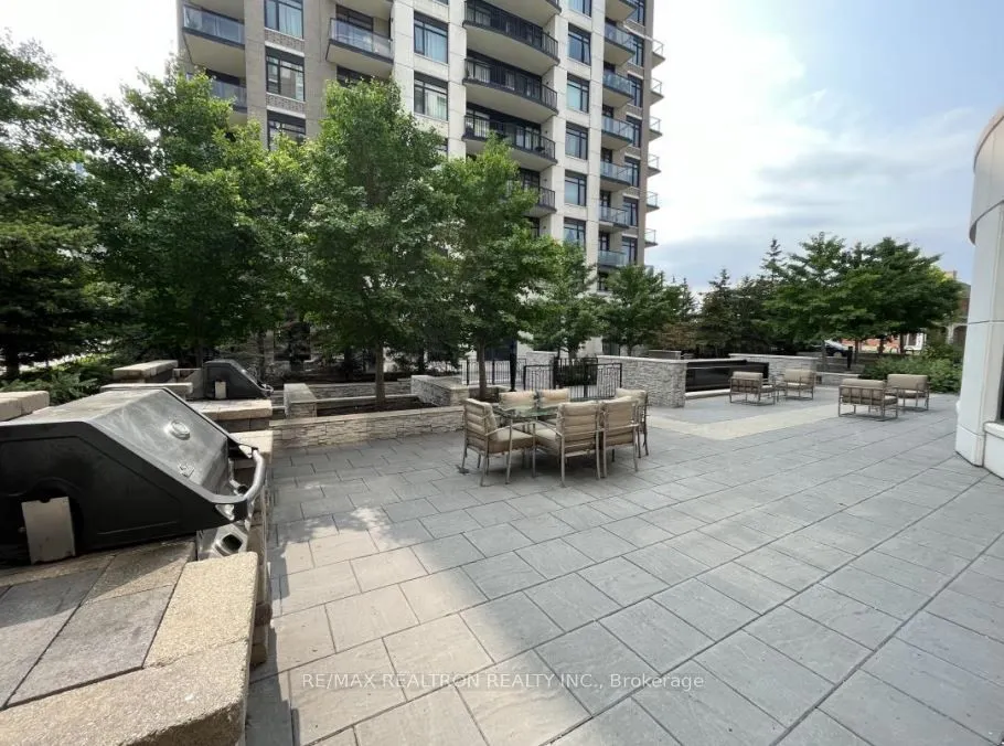 111 Upper Duke Crescent, #801