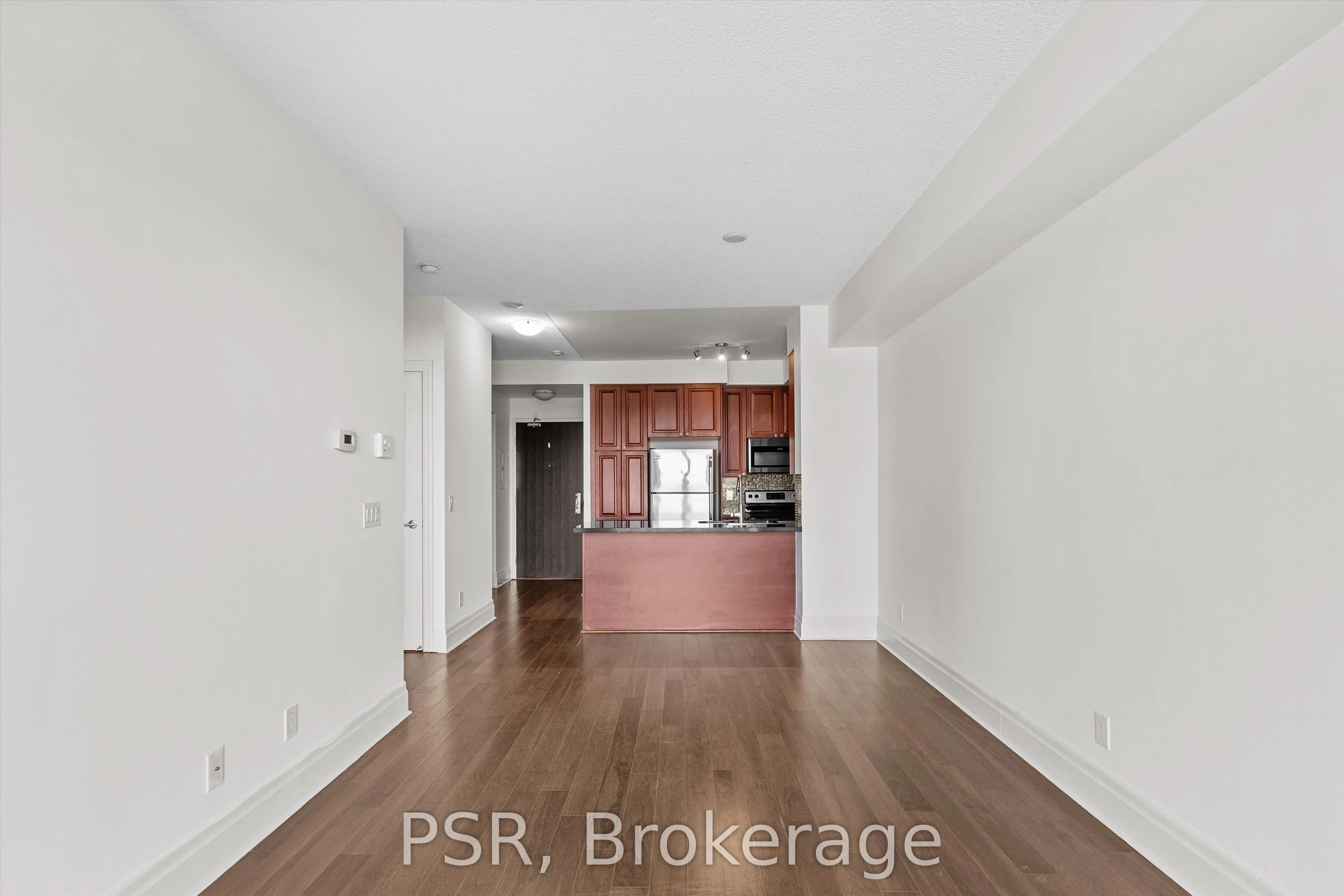 151 Upper Duke Crescent, #706