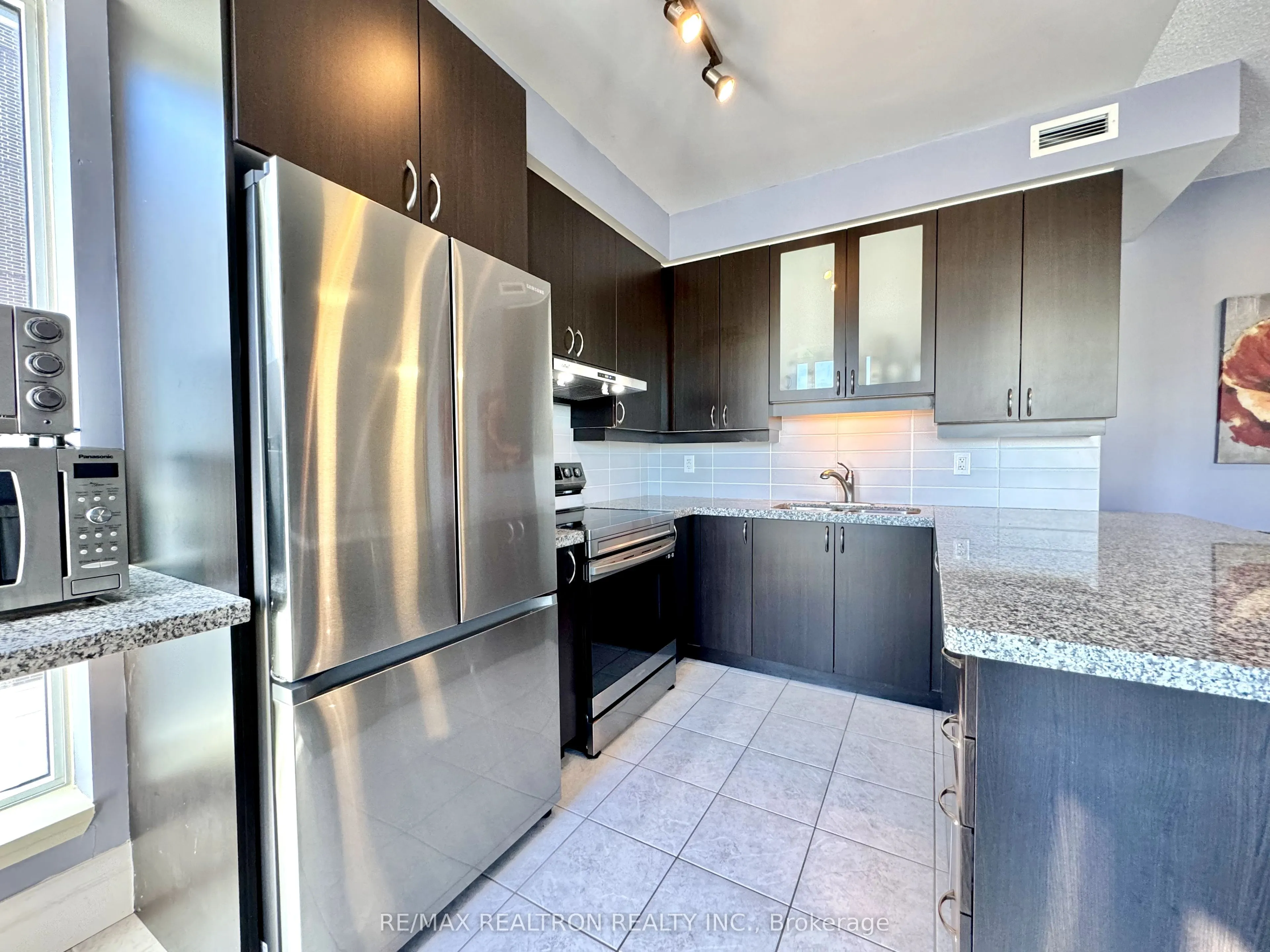 57 Upper Duke Crescent, #505
