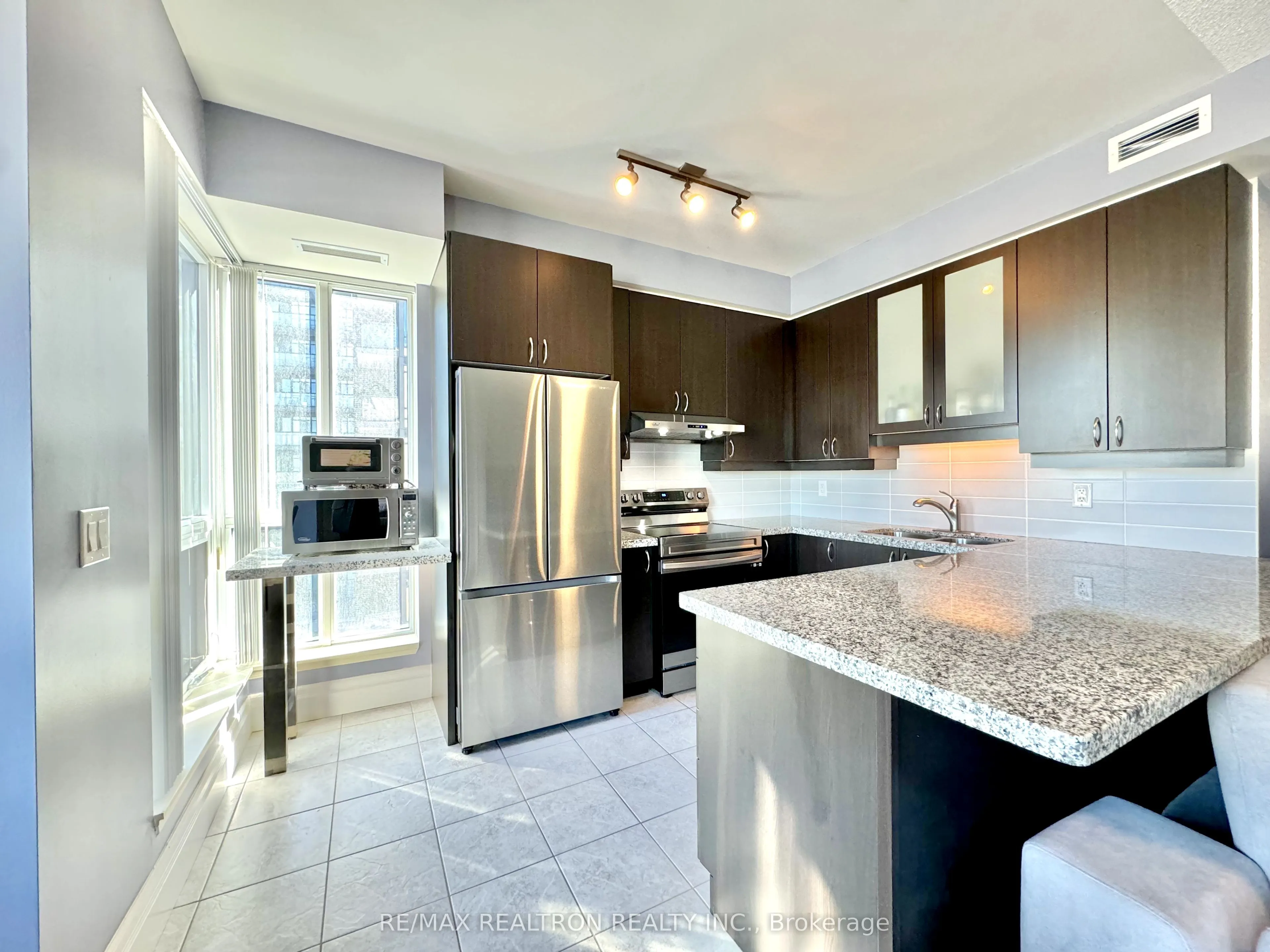 57 Upper Duke Crescent, #505