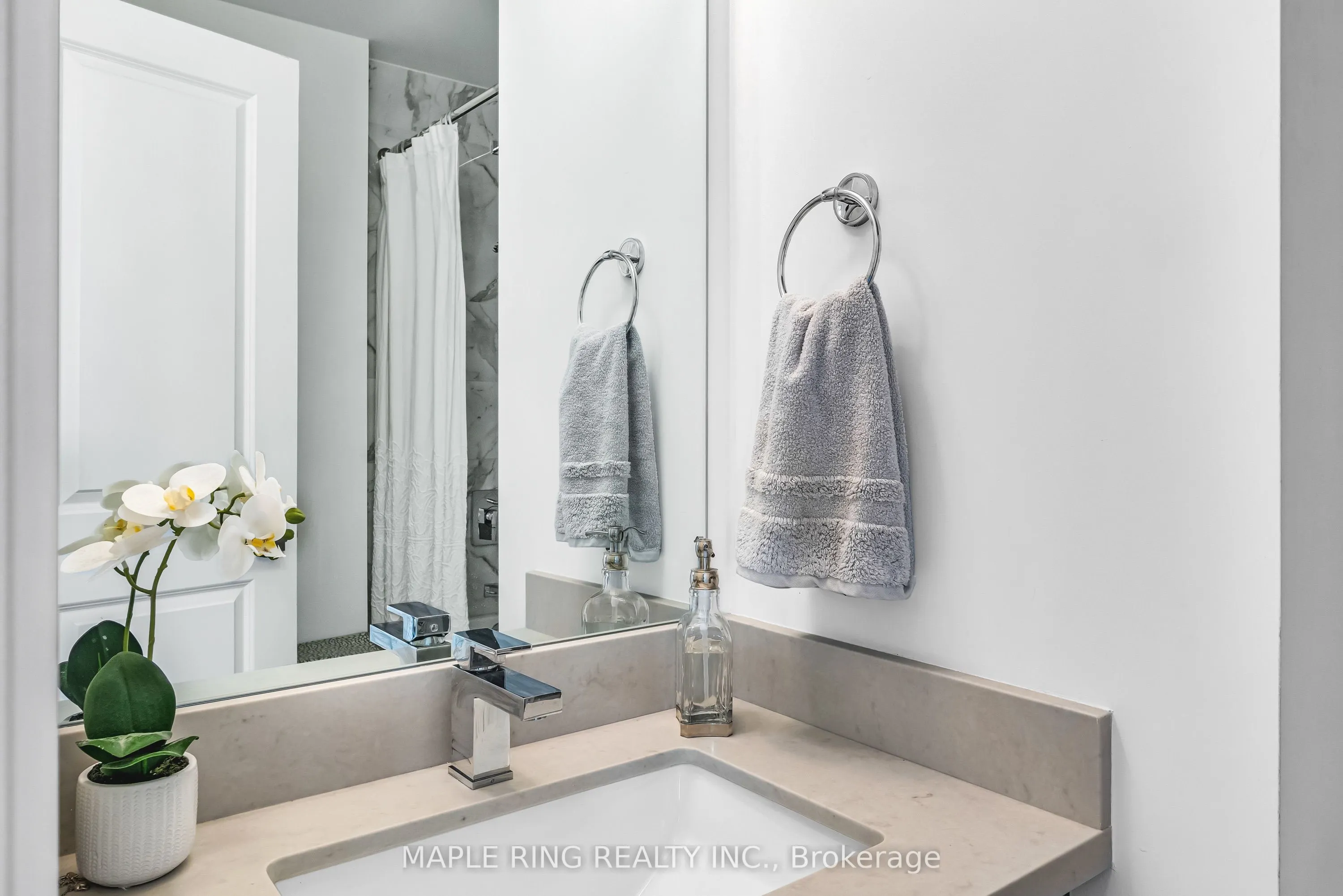 2916 Highway 7 Road, #2203