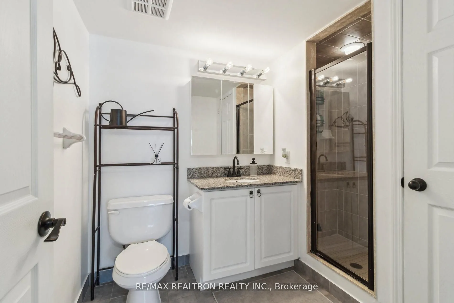 185 Oneida Crescent, #Ph12