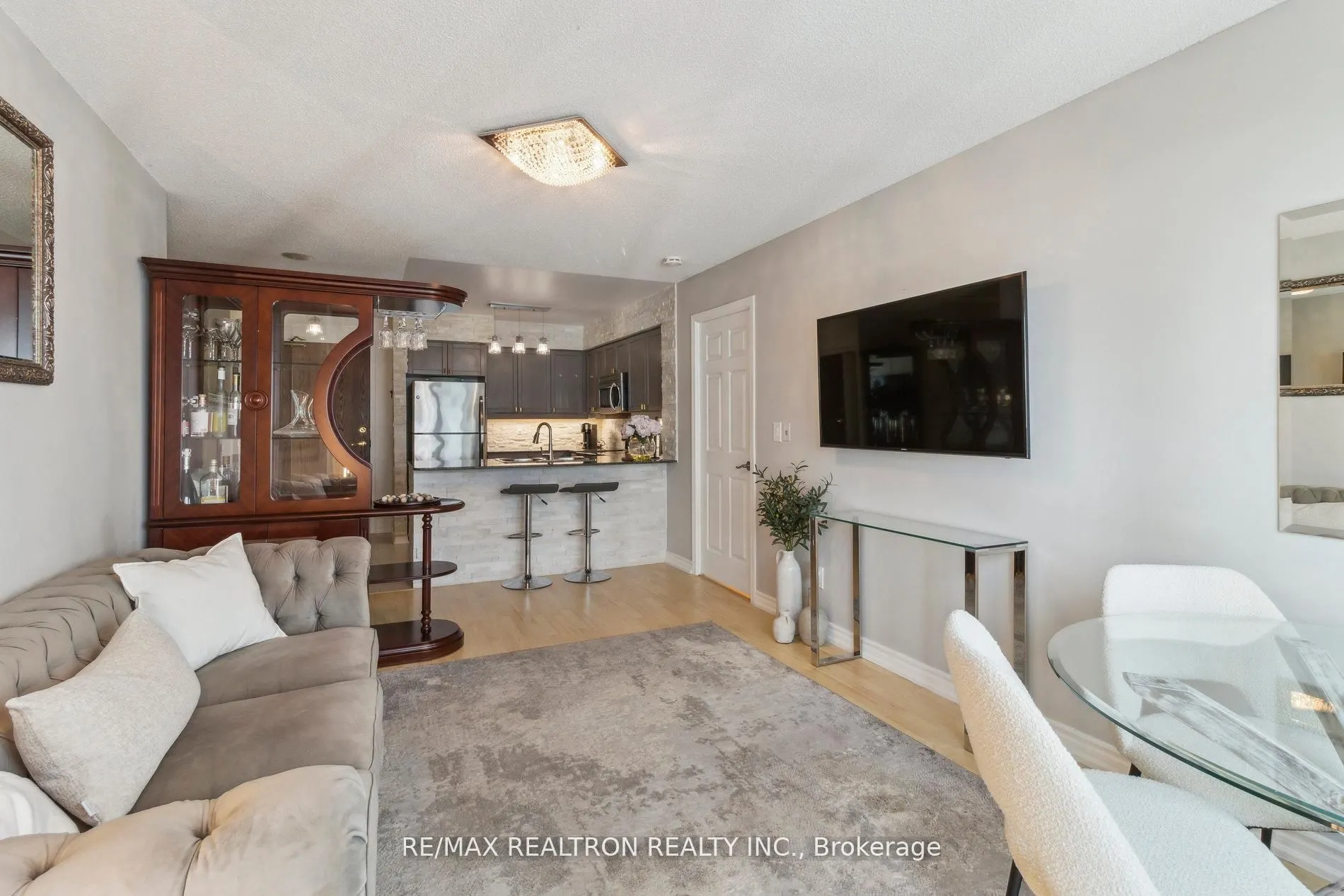 185 Oneida Crescent, #Ph12