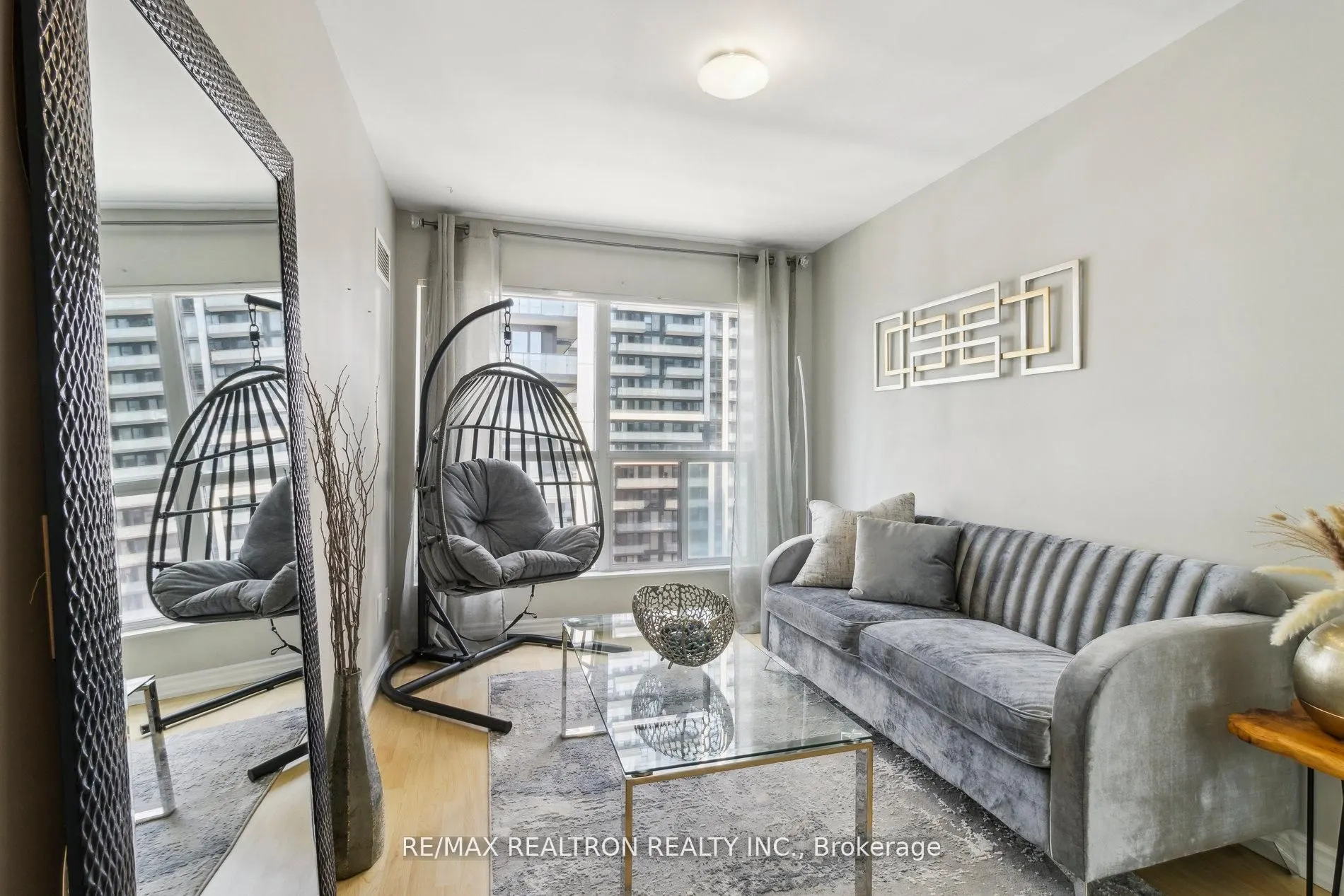 185 Oneida Crescent, #Ph12