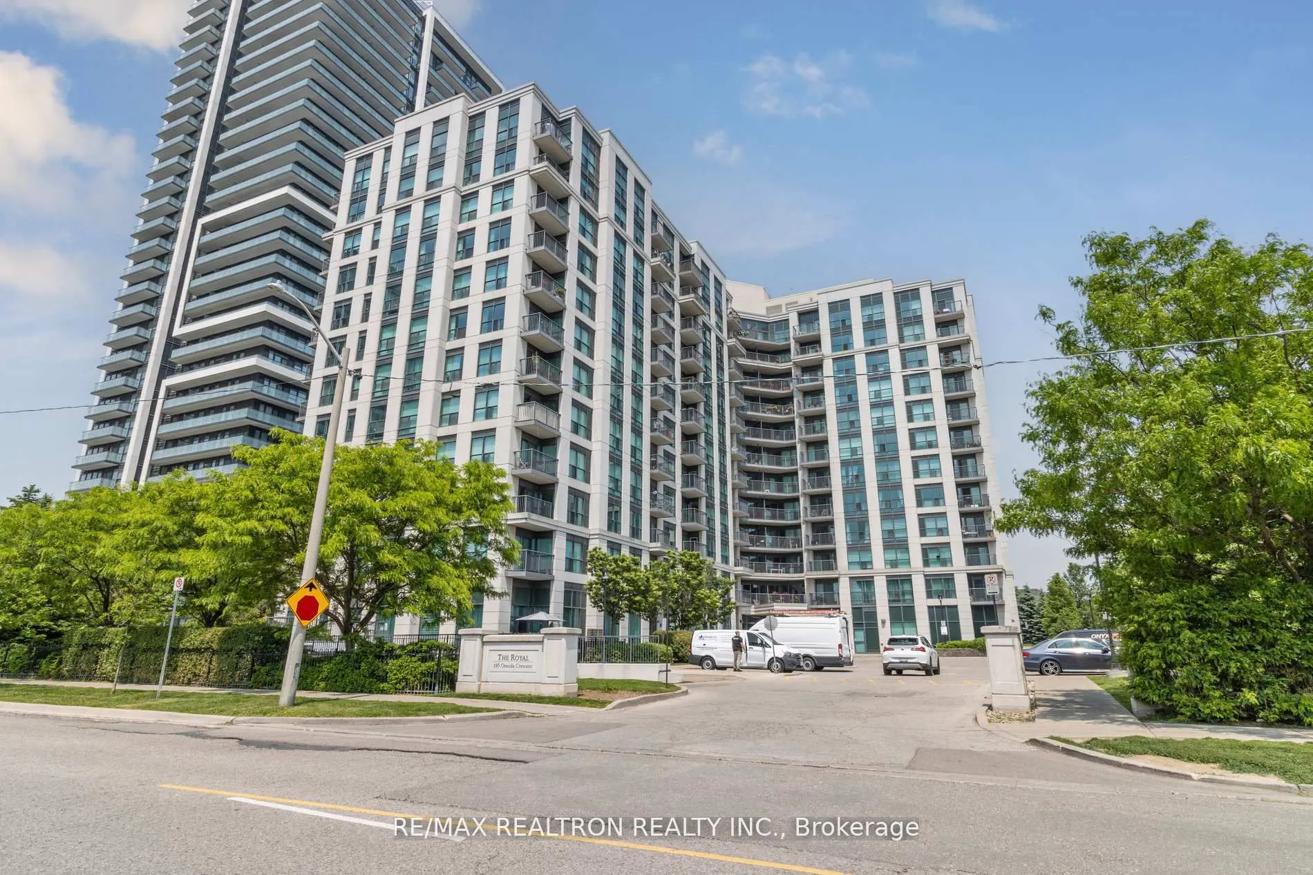 185 Oneida Crescent, #Ph12