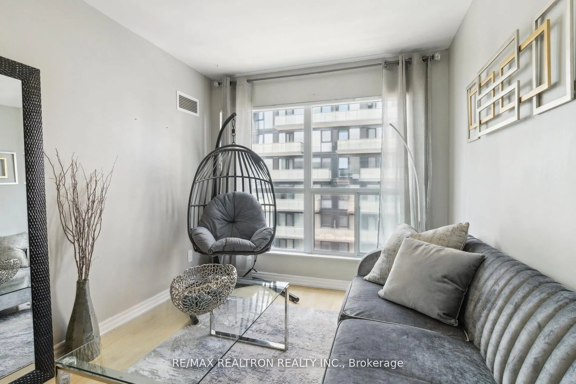 185 Oneida Crescent, #Ph12