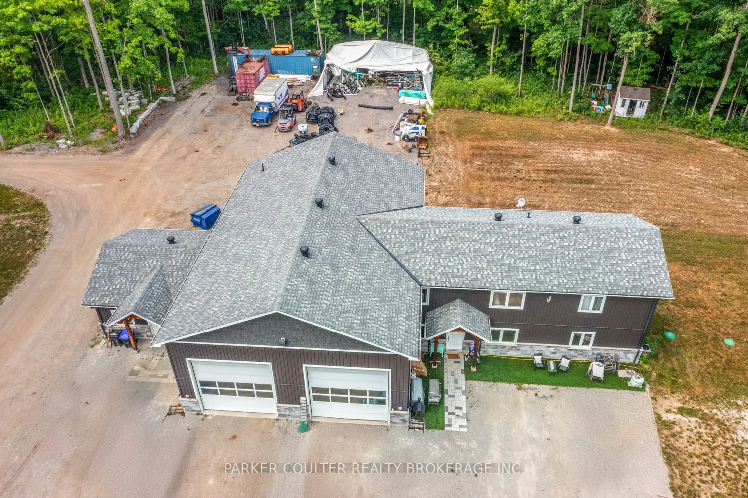640 Mapleview Drive E