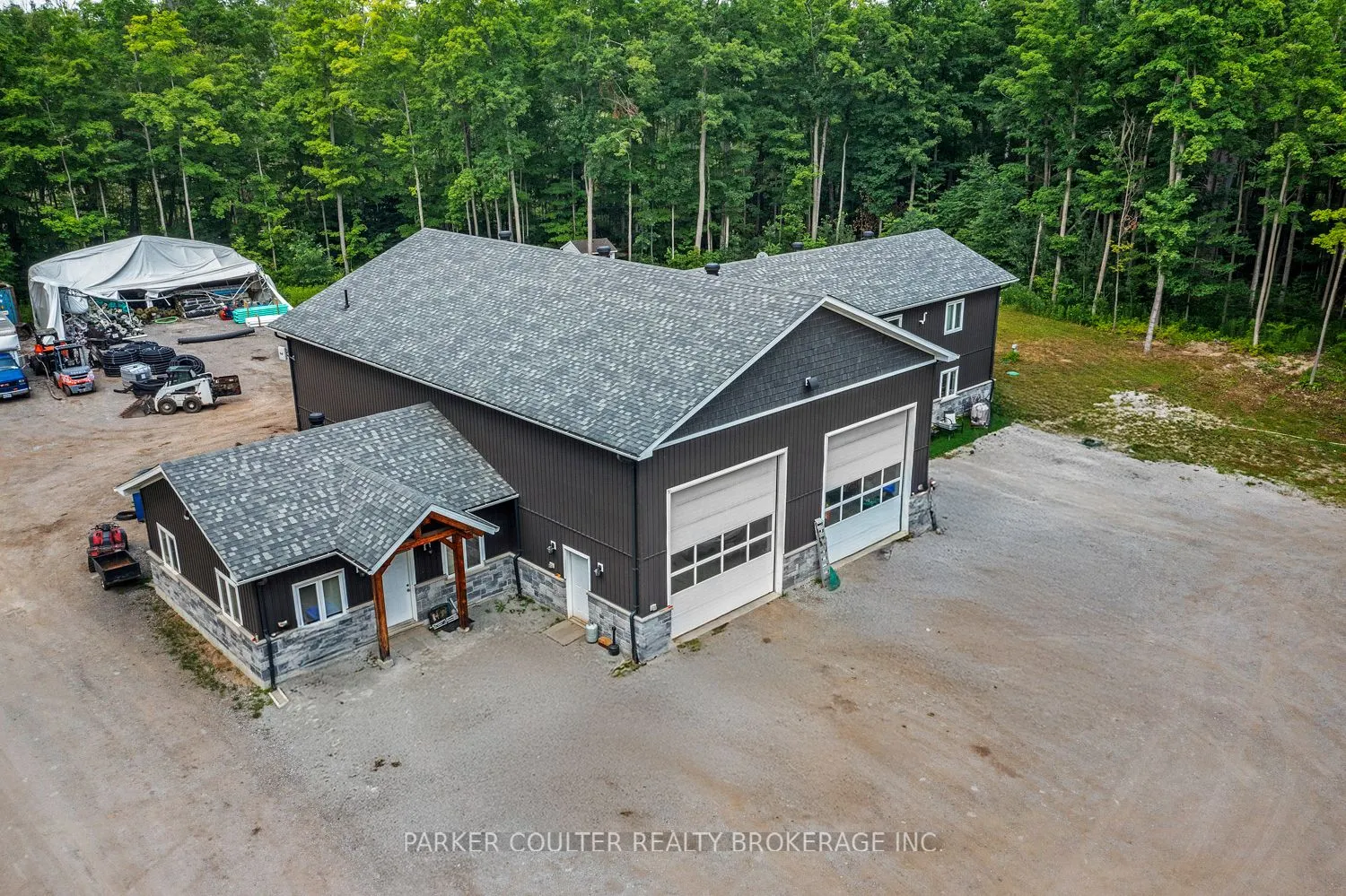 640 Mapleview Drive E