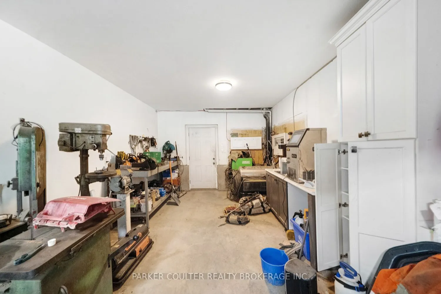 640 Mapleview Drive E