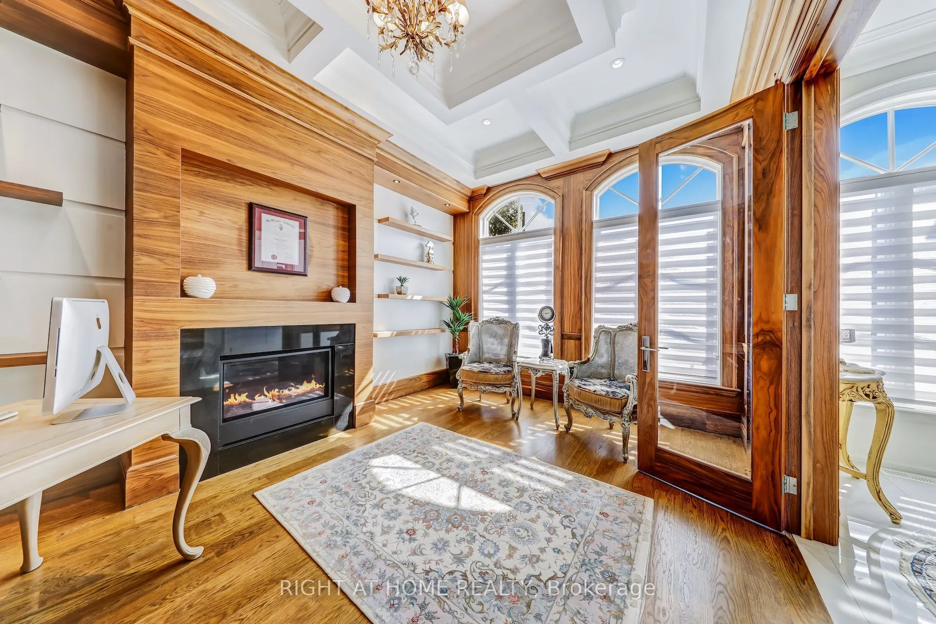 10 Yongeview Avenue