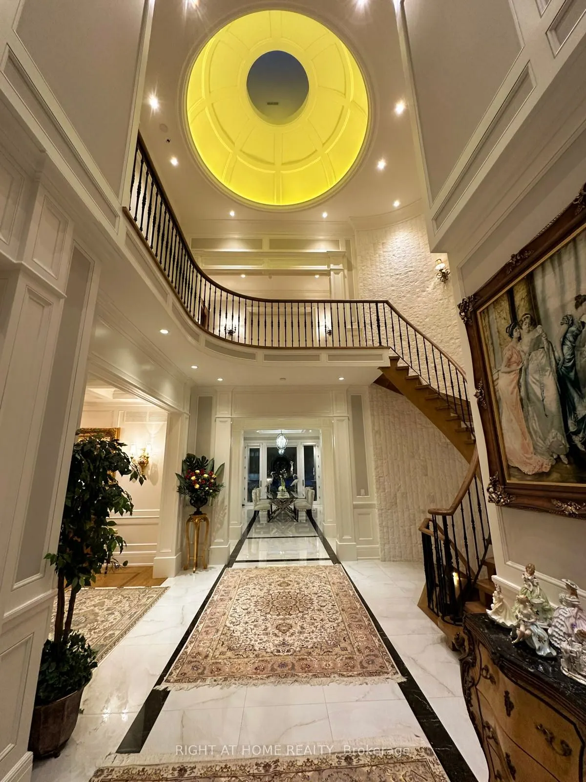 10 Yongeview Avenue