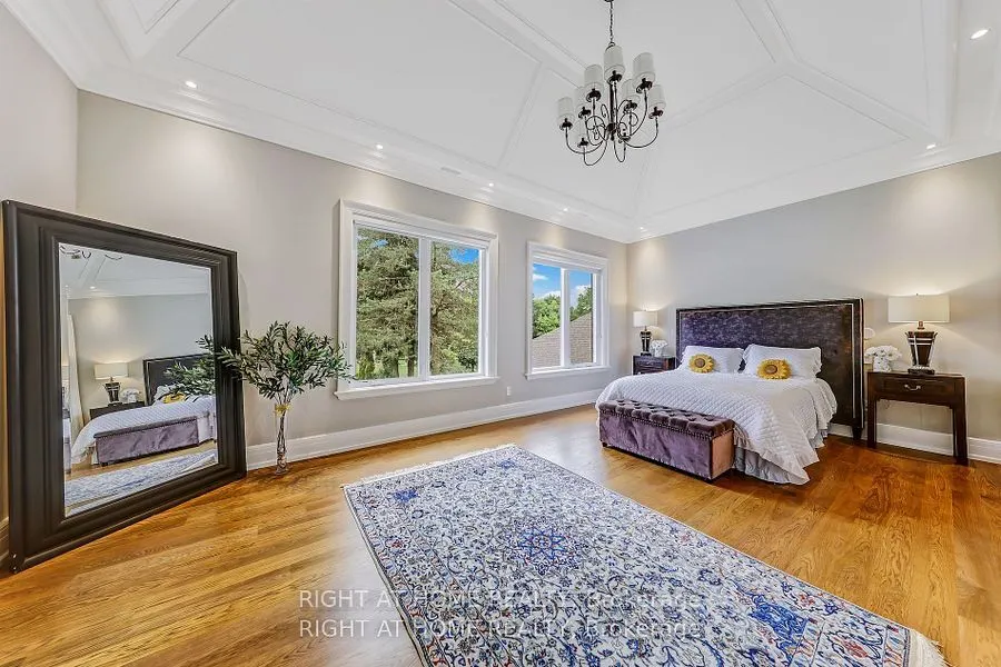 10 Yongeview Avenue