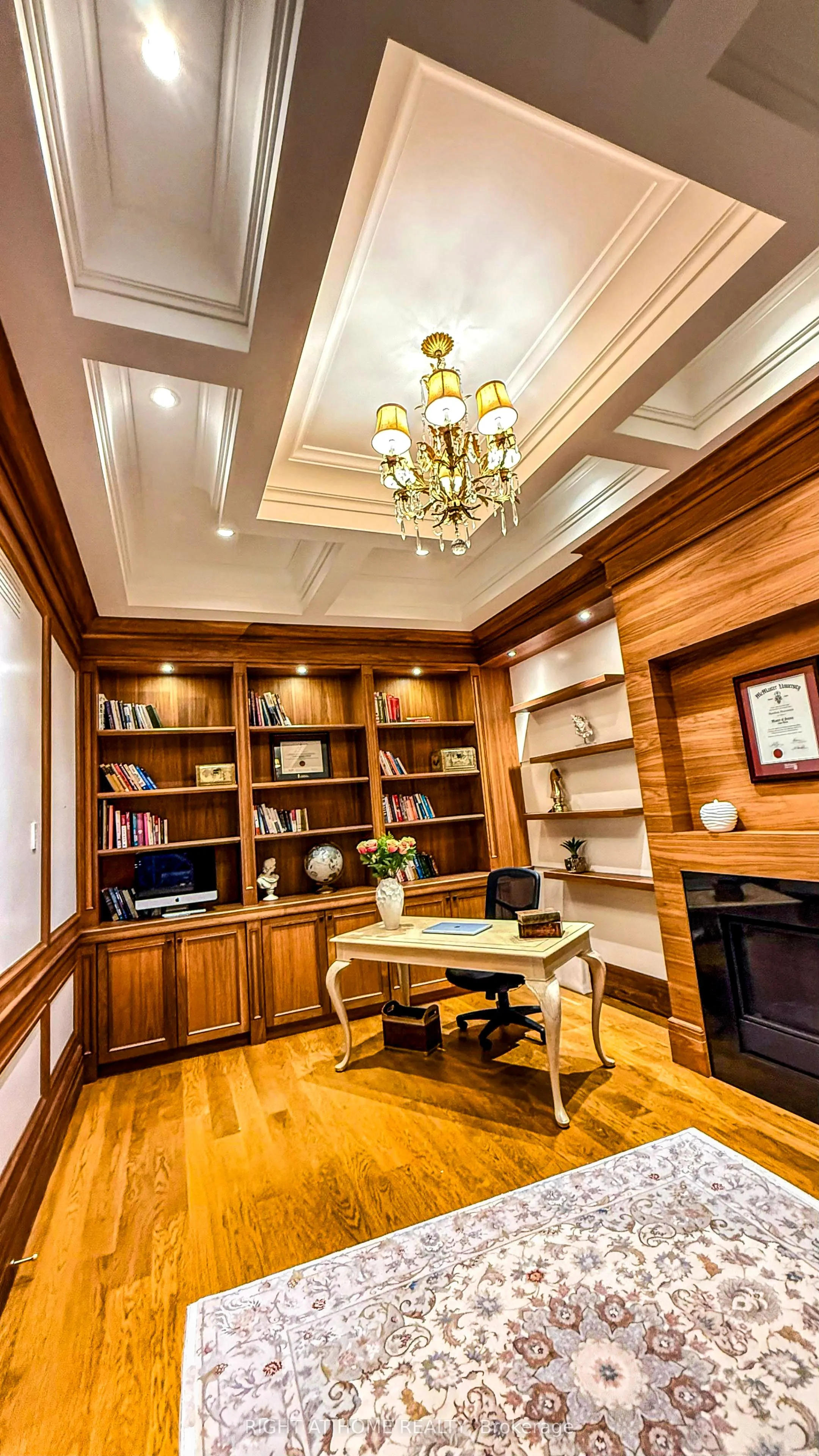 10 Yongeview Avenue