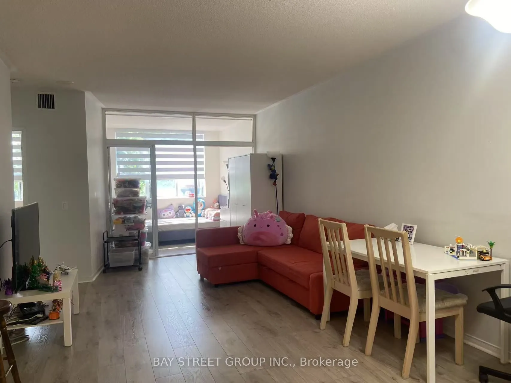 7378 Yonge Street, #212