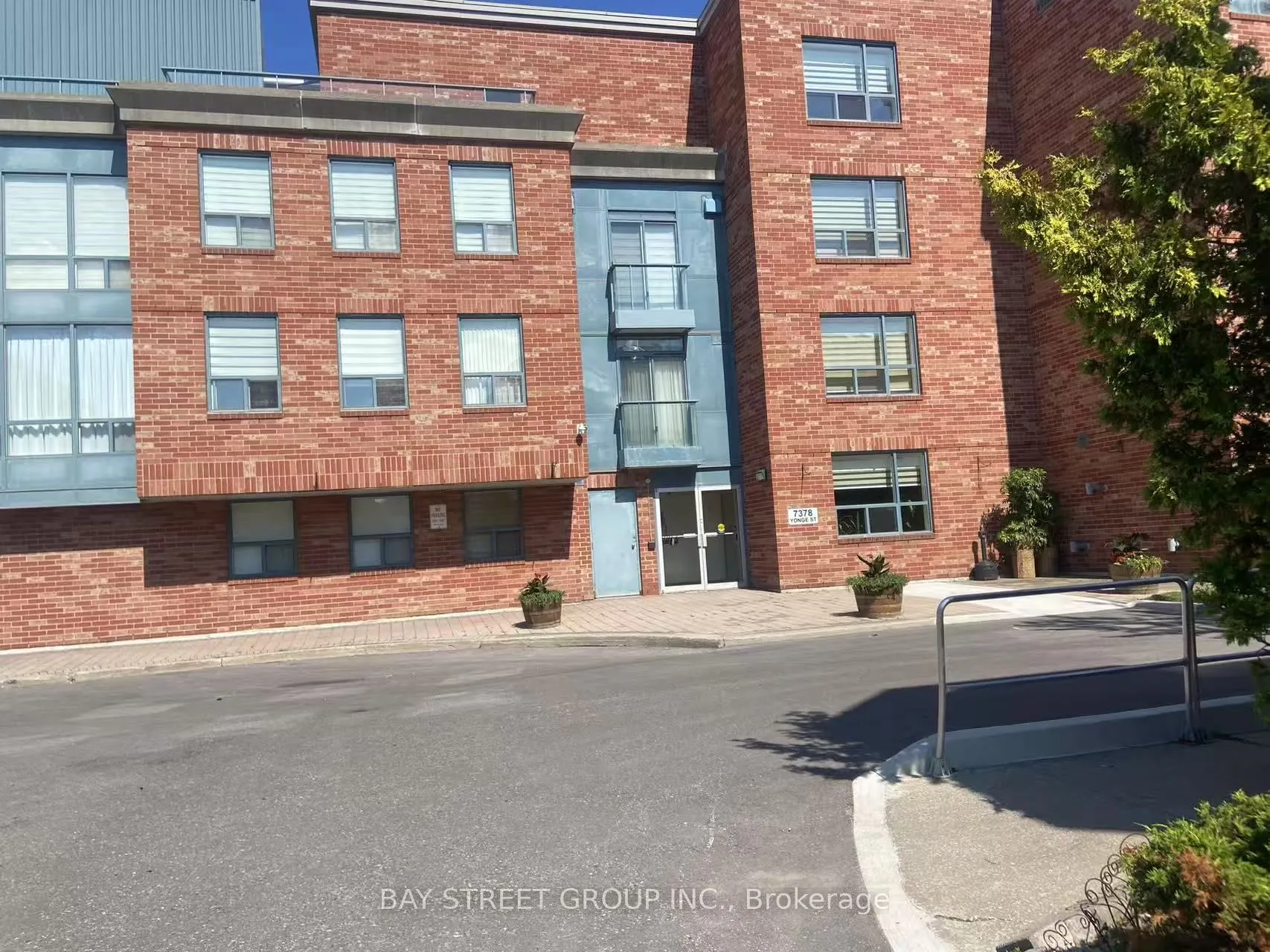 7378 Yonge Street, #212
