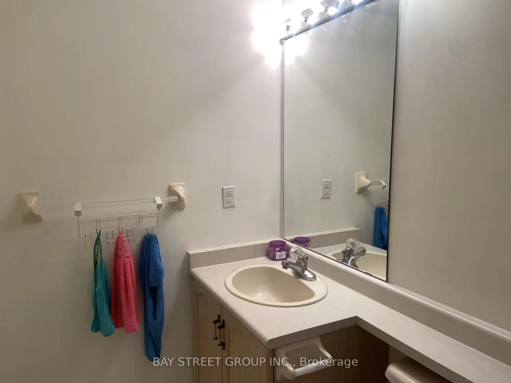 7378 Yonge Street, #212