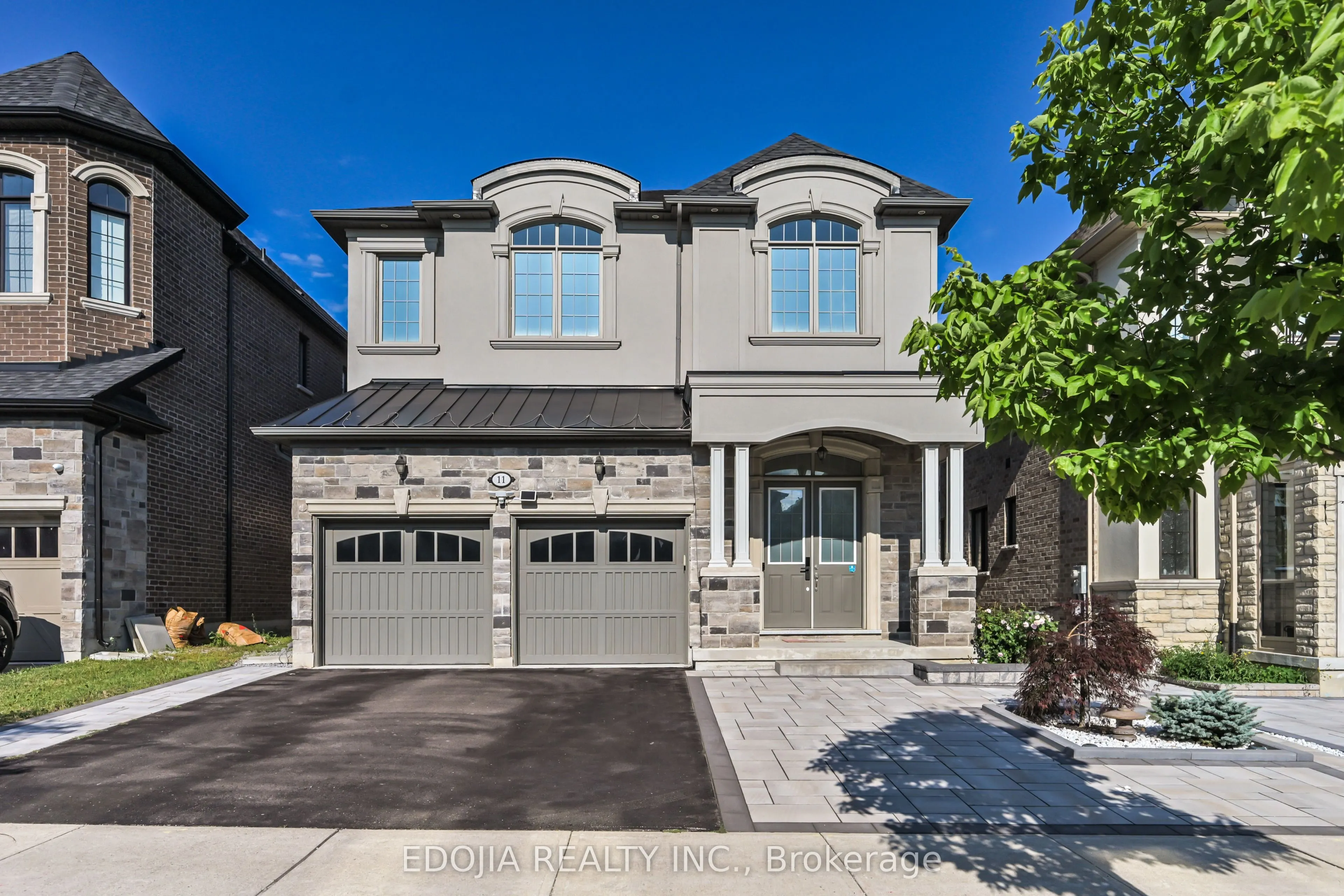 11 Alex Black Street
