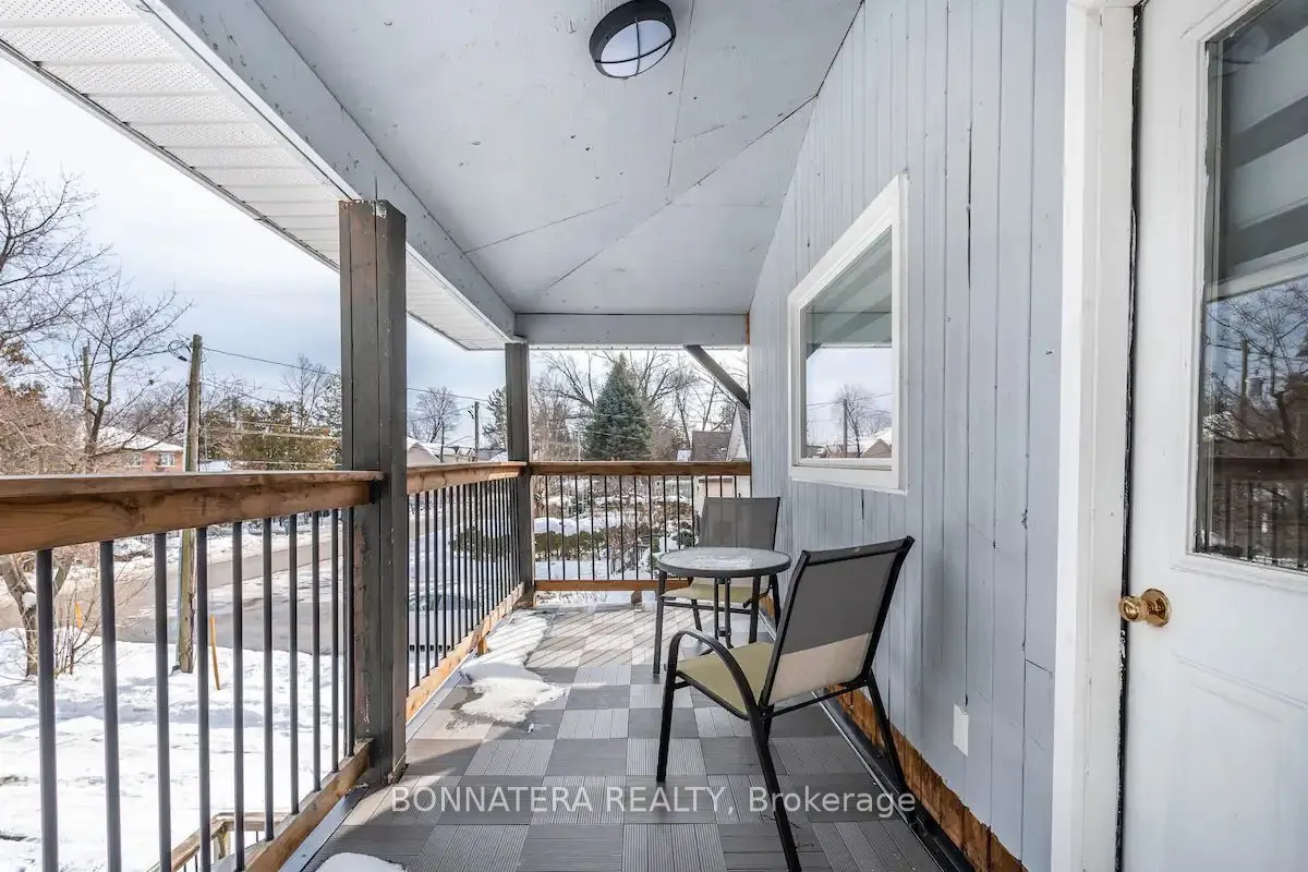 687 INNISFIL BEACH Road
