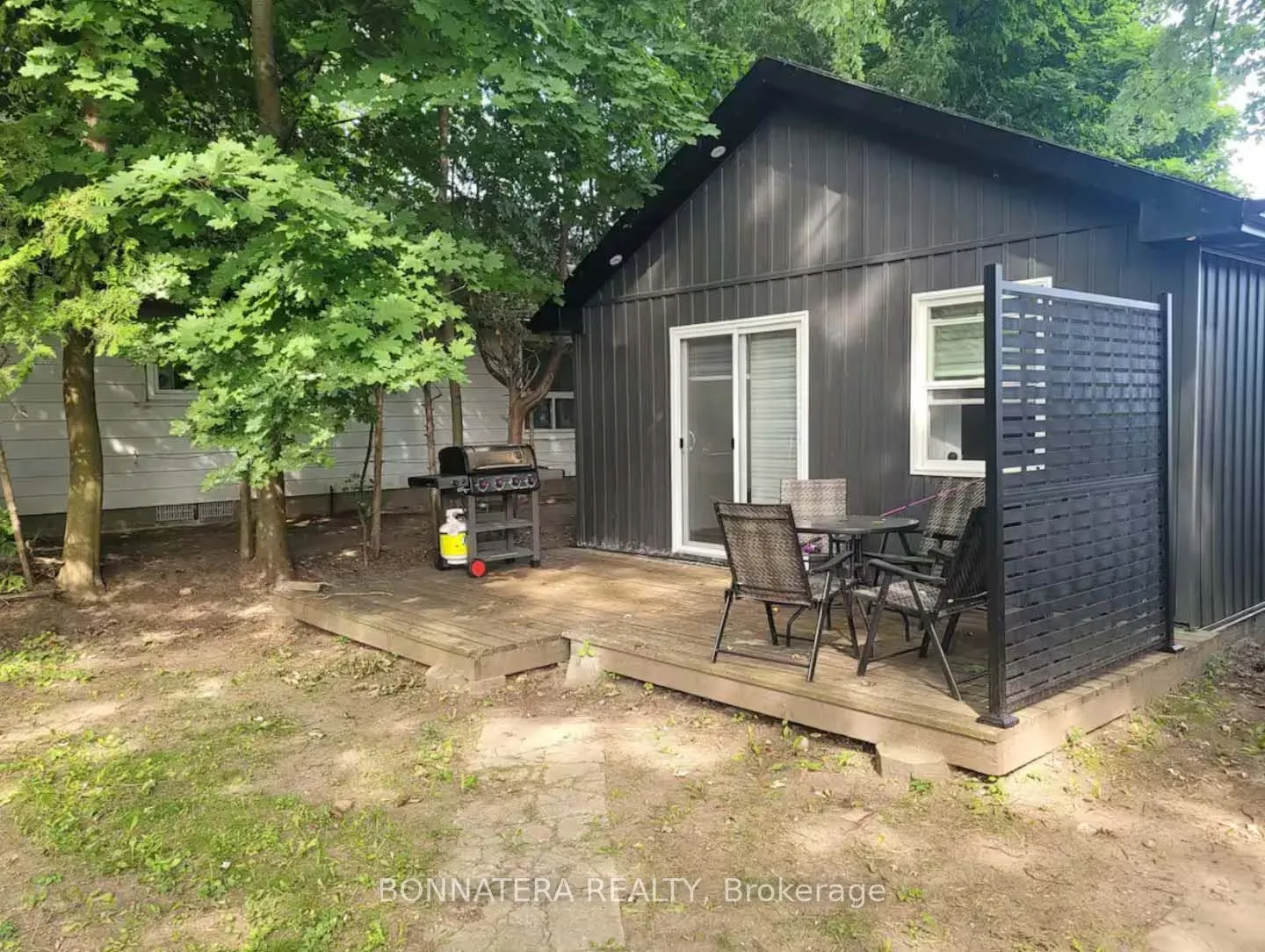 687 INNISFIL BEACH Road