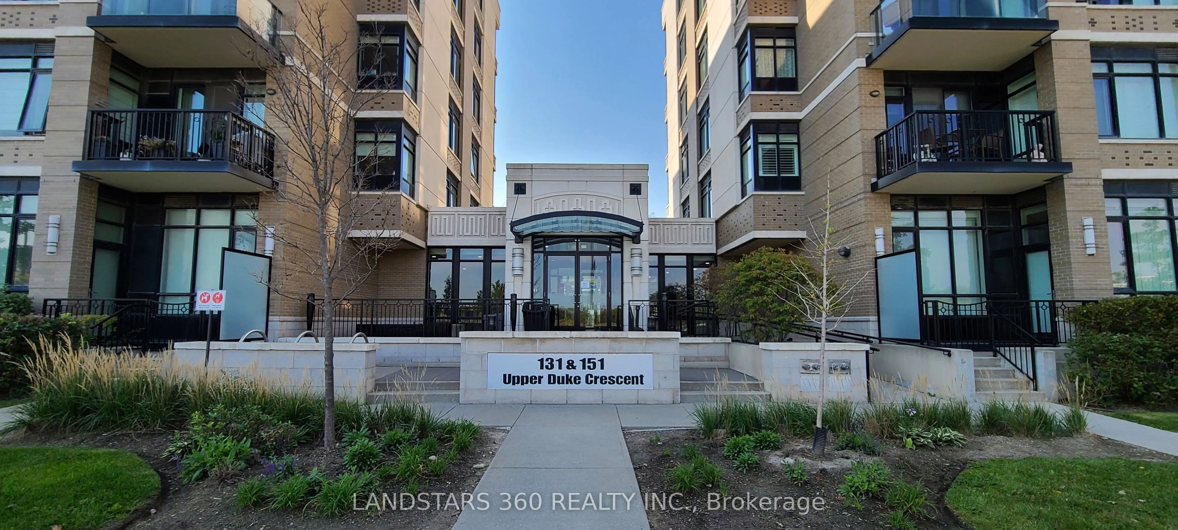 131 Upper Duke Crescent, #701