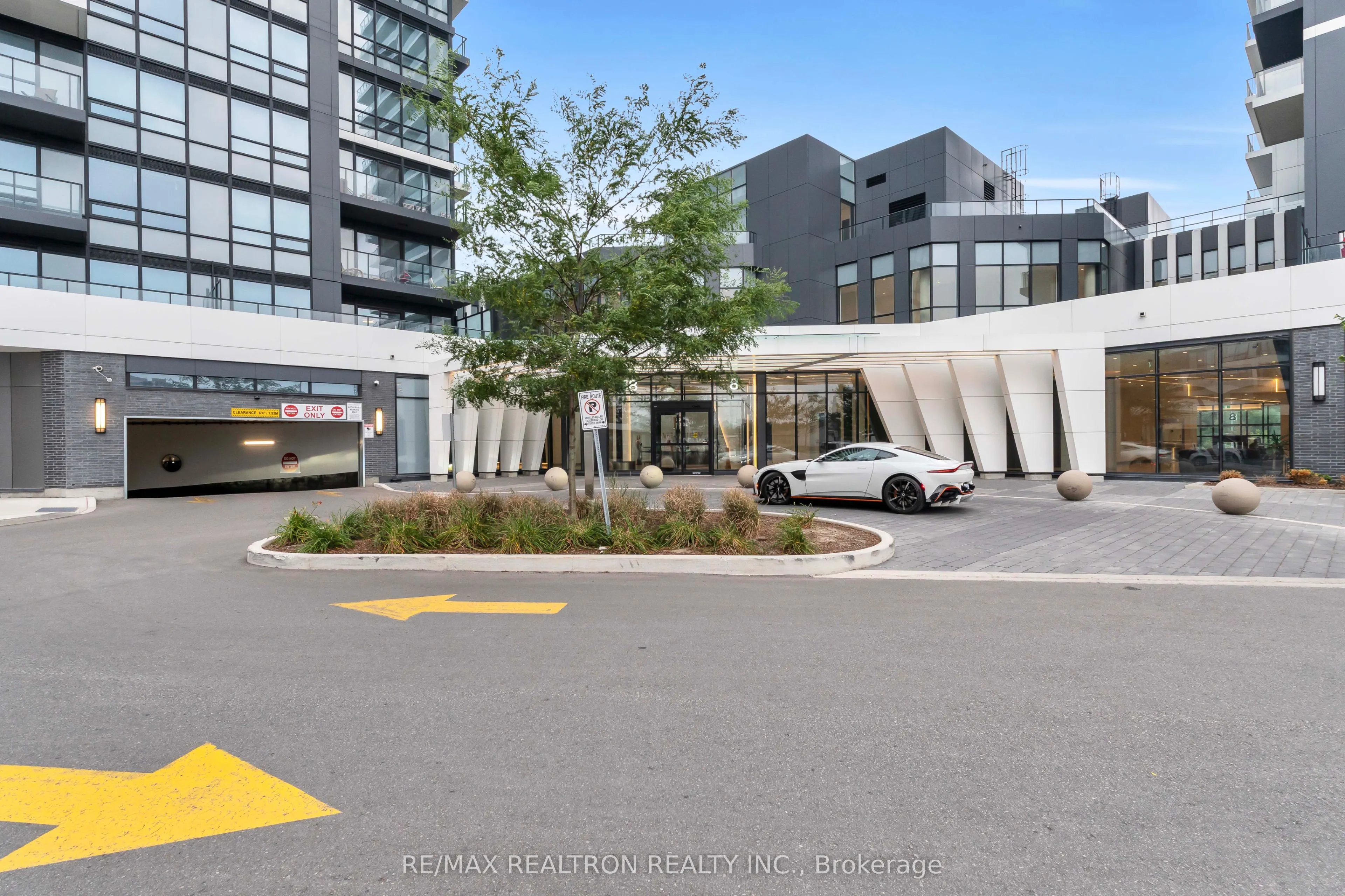 18 water walk Drive, #3903