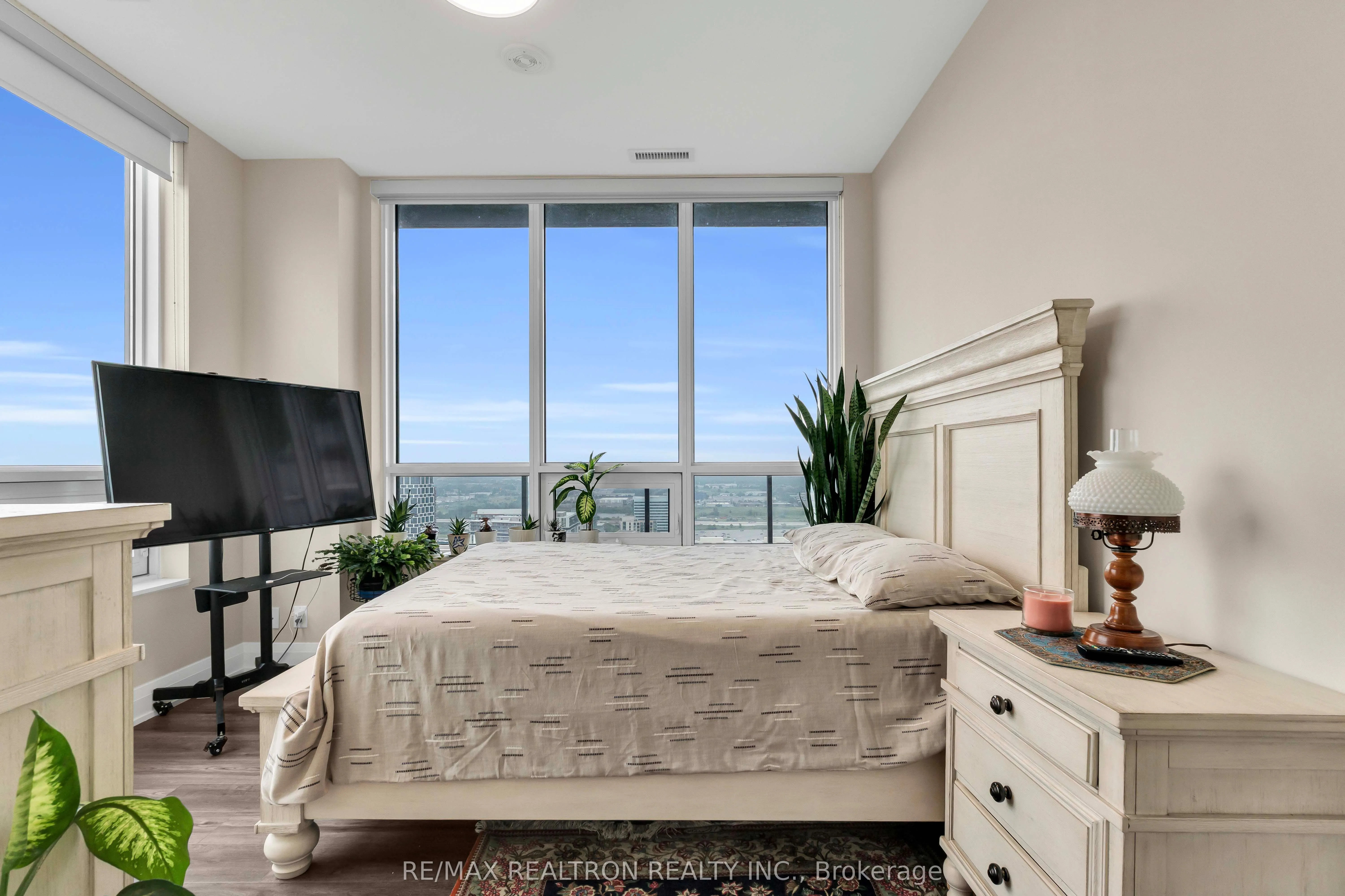 18 water walk Drive, #3903