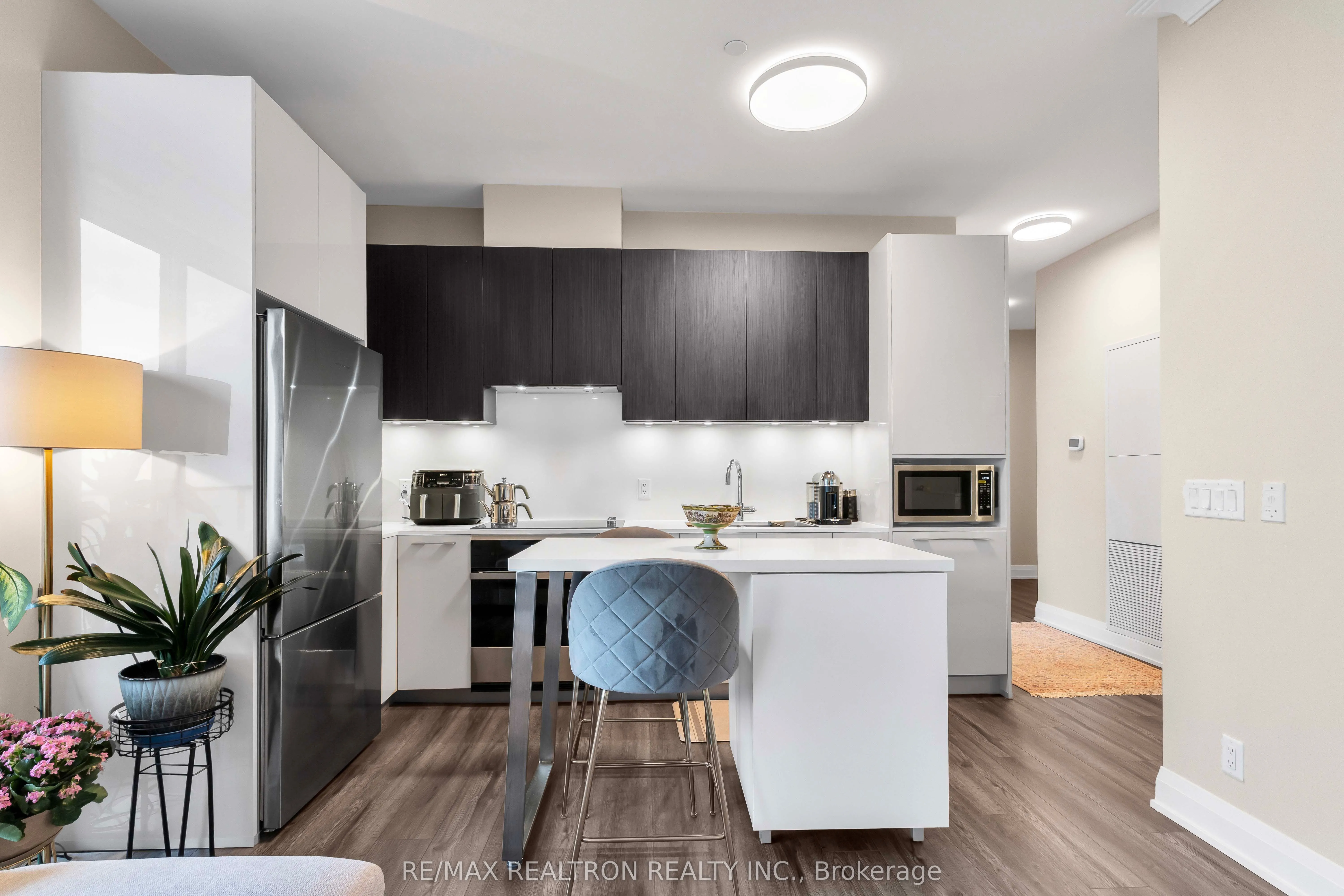 18 water walk Drive, #3903
