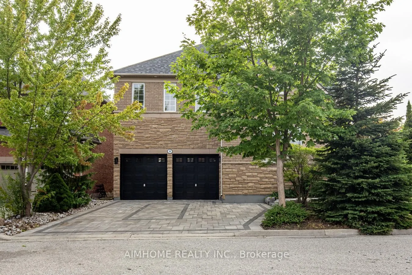 31 Courtney Crescent