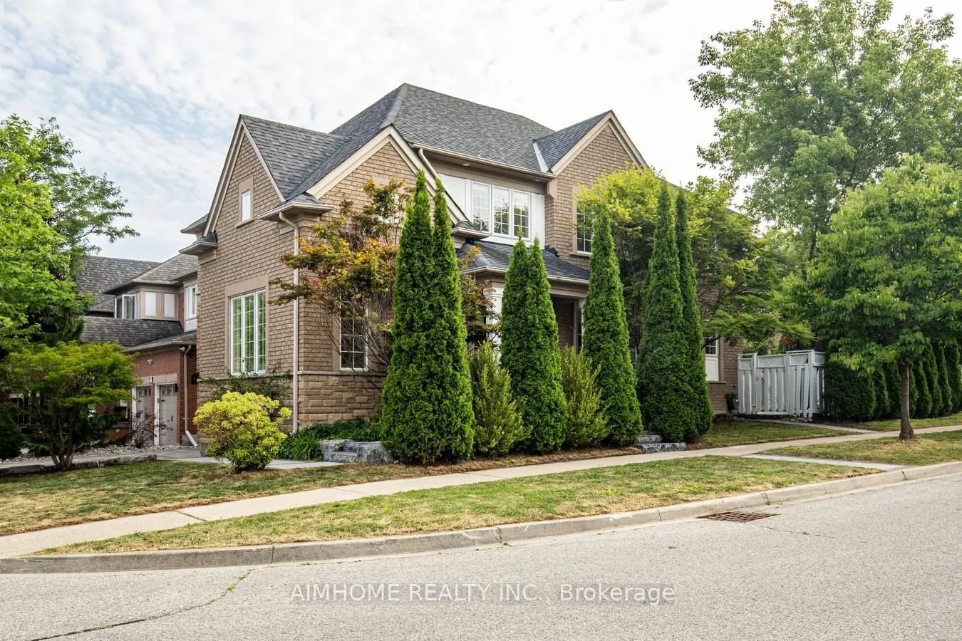 31 Courtney Crescent