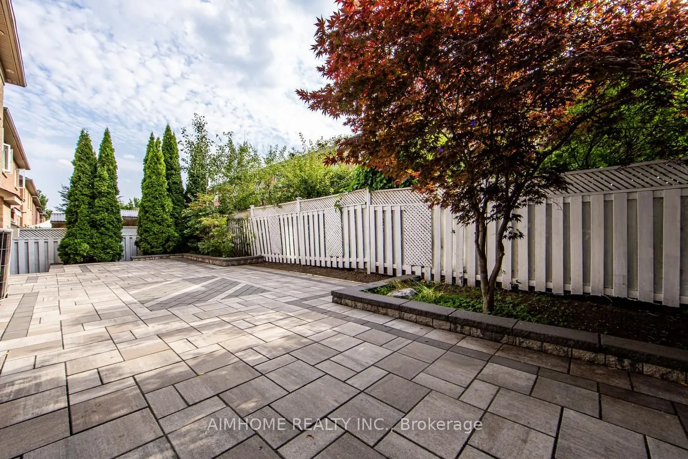 31 Courtney Crescent