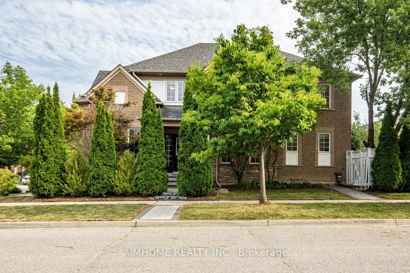 31 Courtney Crescent