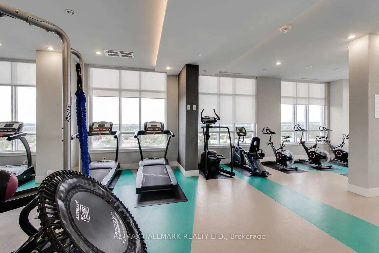 9201 Yonge Street, #706