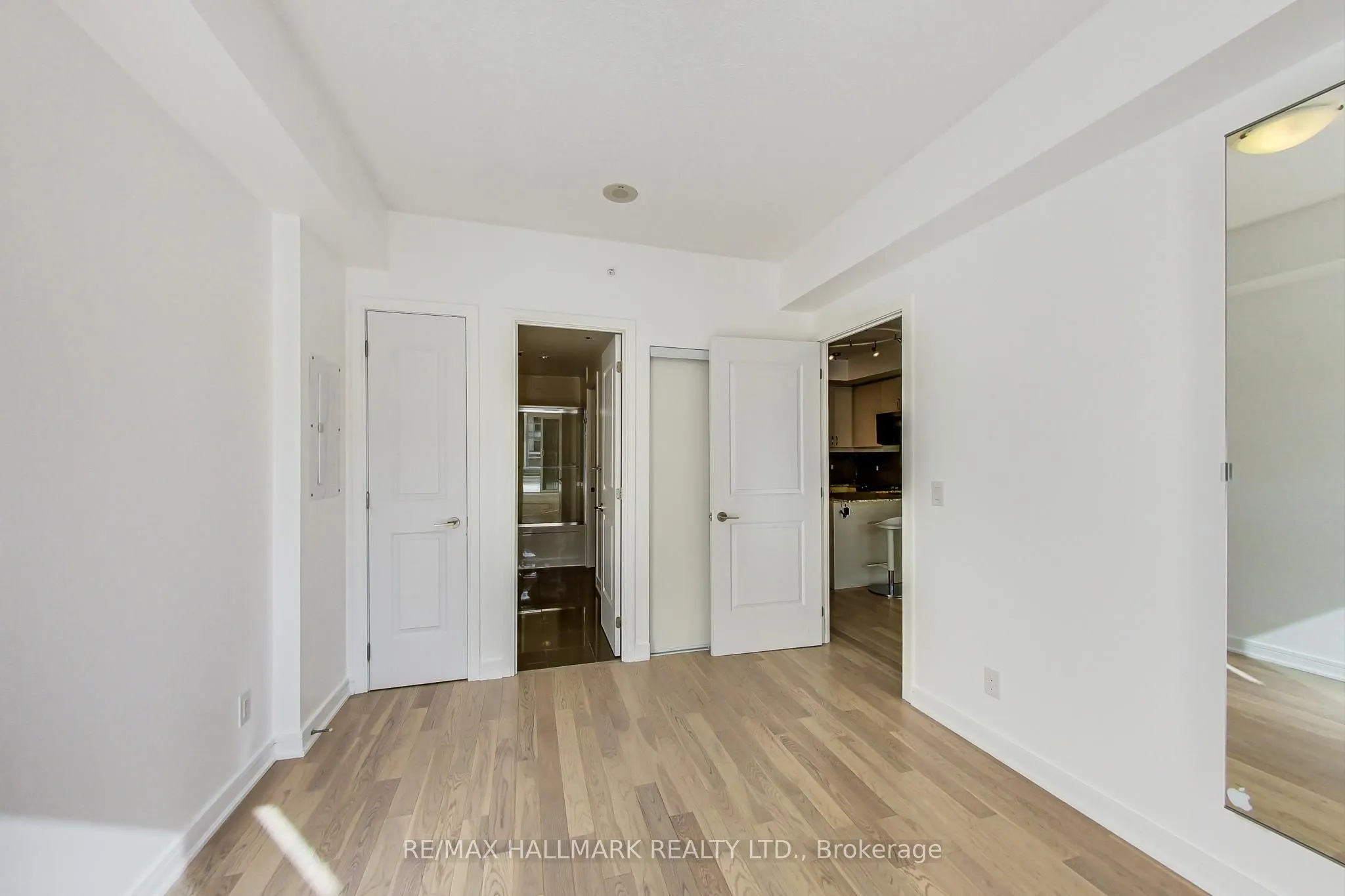 9201 Yonge Street, #706