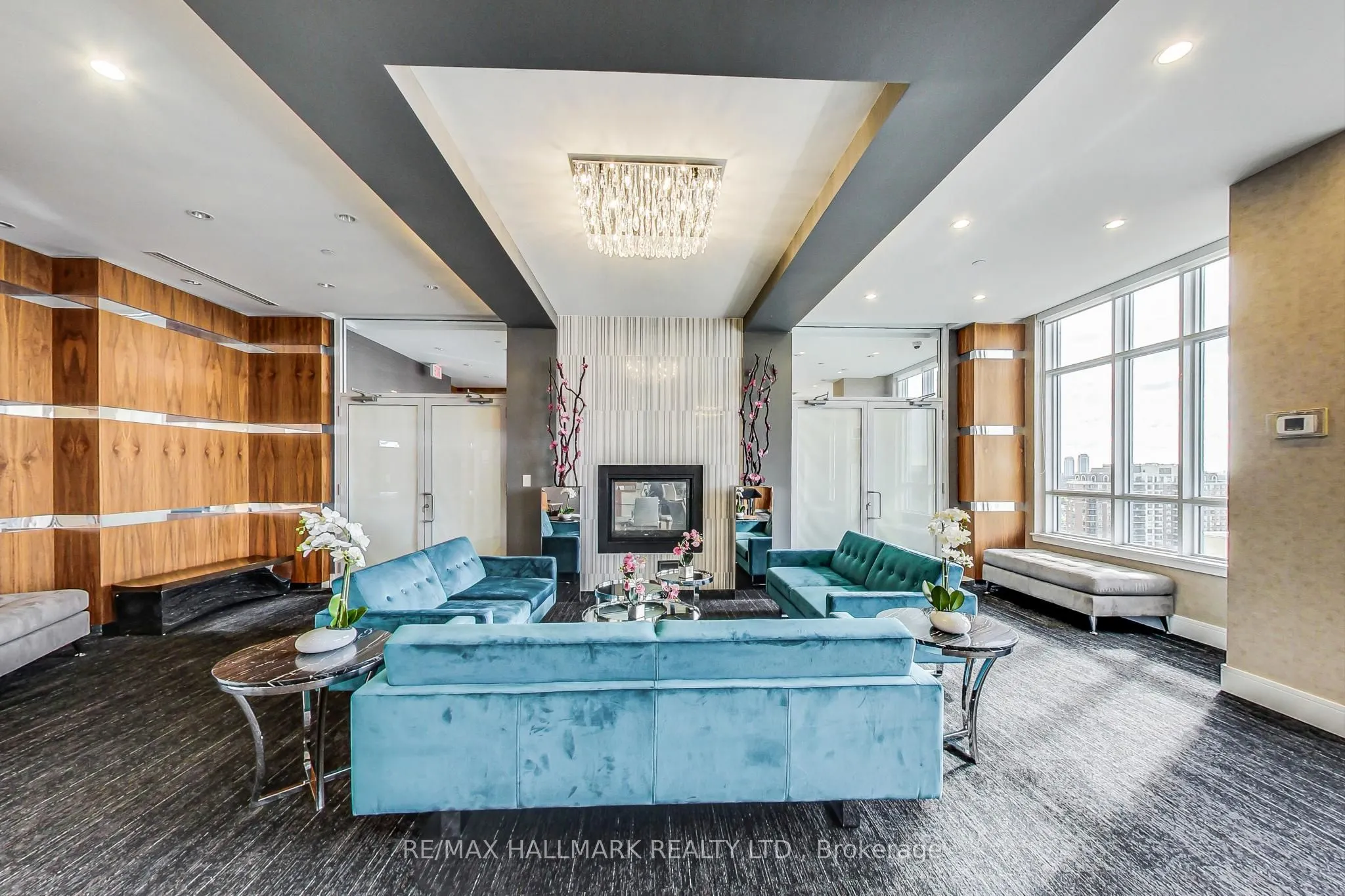 9201 Yonge Street, #706