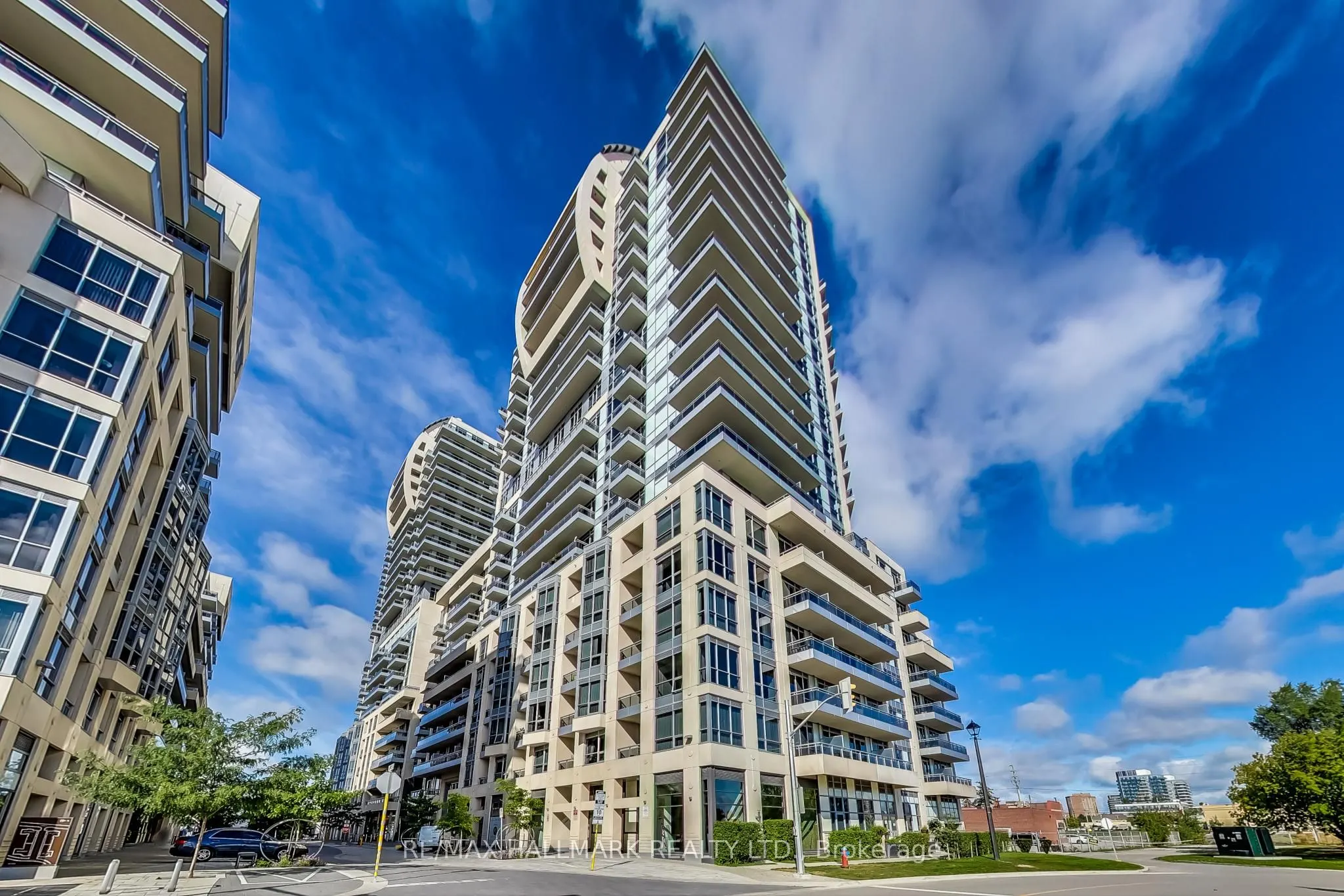 9201 Yonge Street, #706