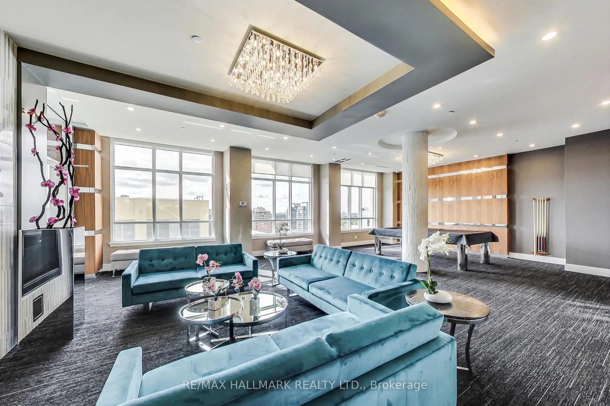 9201 Yonge Street, #706