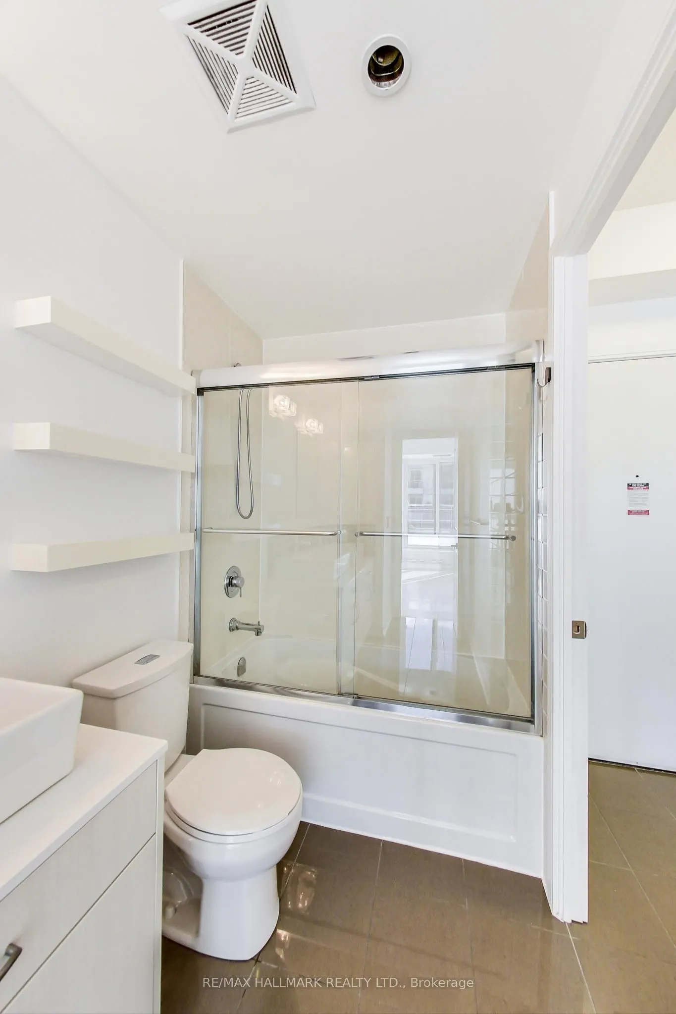 9201 Yonge Street, #706