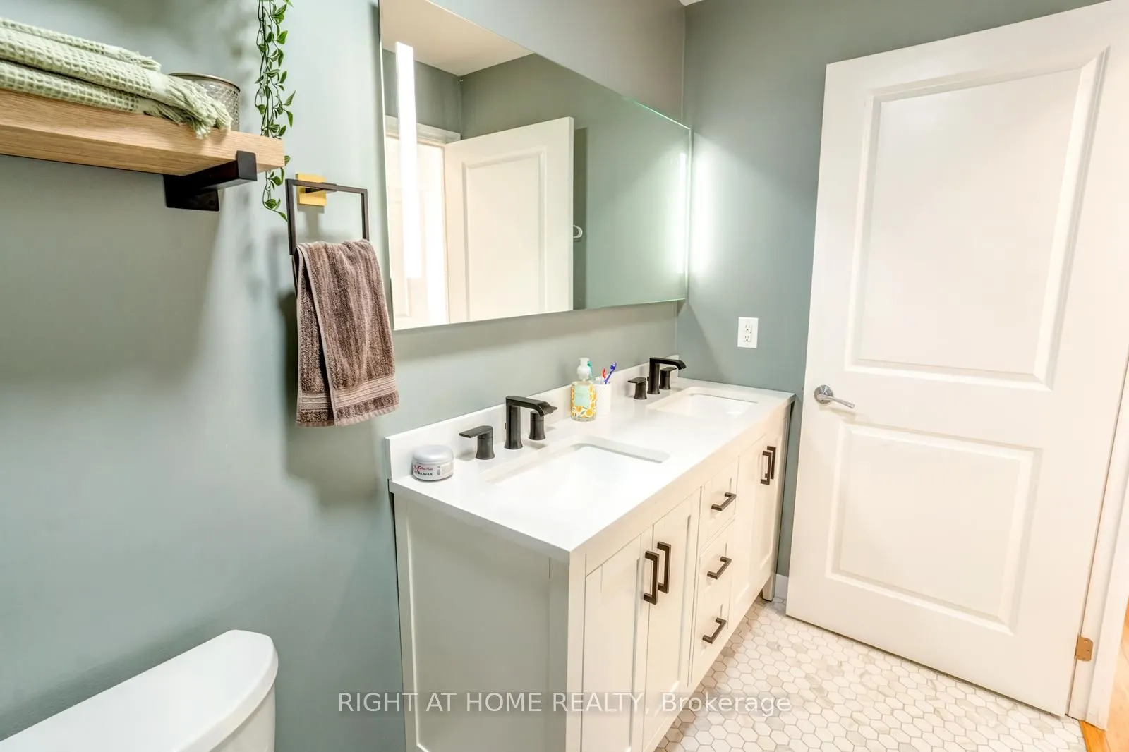7730 Kipling Avenue, #810