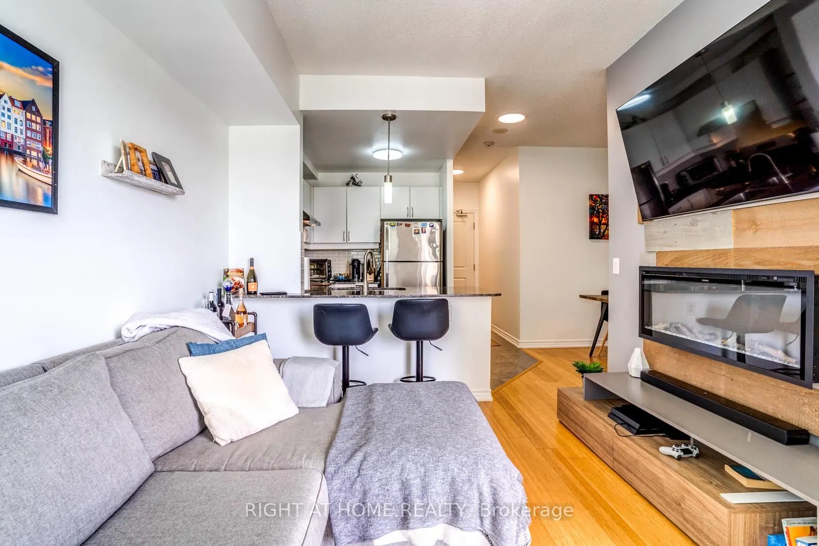 7730 Kipling Avenue, #810