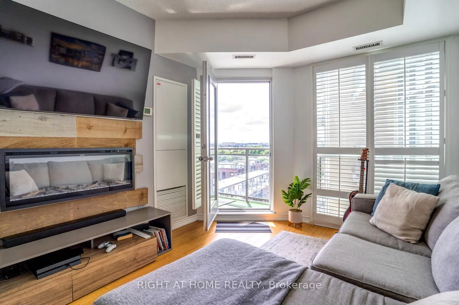 7730 Kipling Avenue, #810