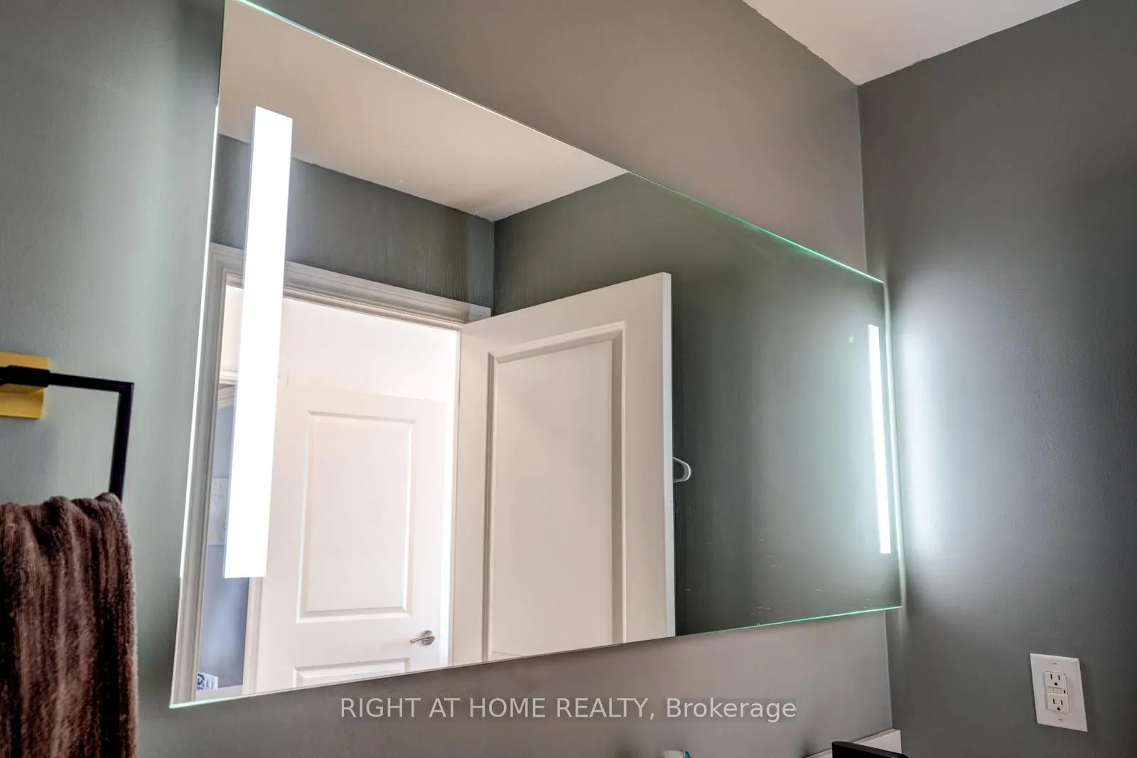 7730 Kipling Avenue, #810