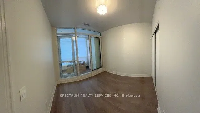9085 Jane Street, #606