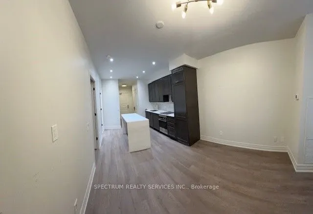 9085 Jane Street, #606