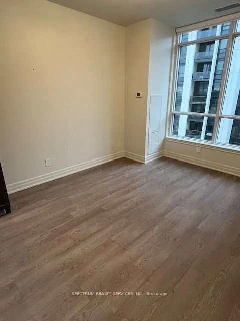 9085 Jane Street, #606