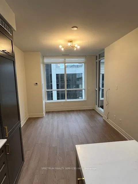 9085 Jane Street, #606