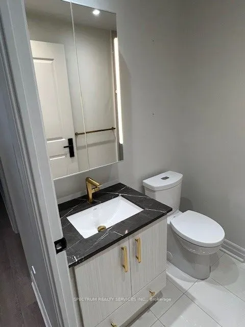 9085 Jane Street, #606