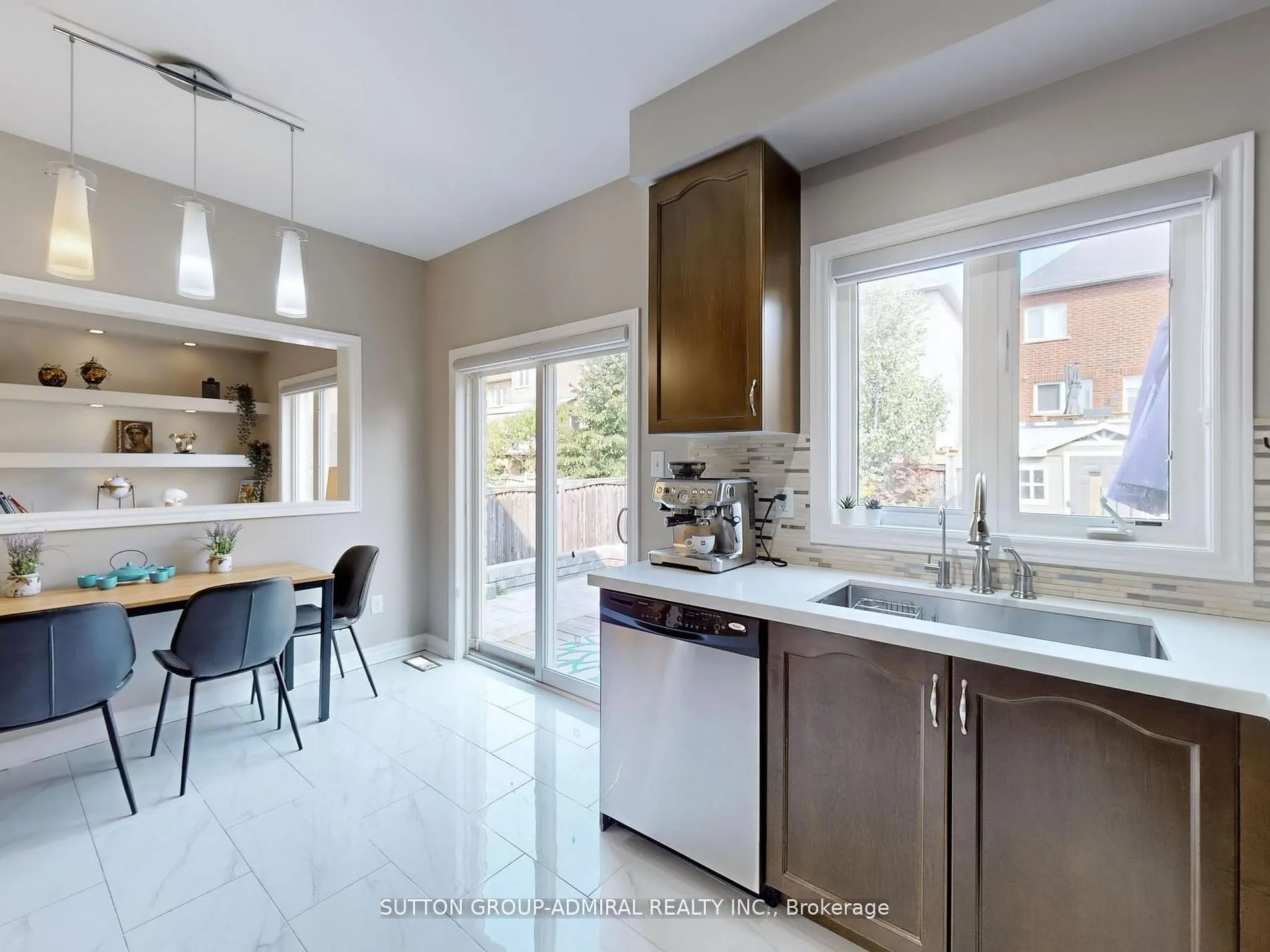 25 D'eva Drive