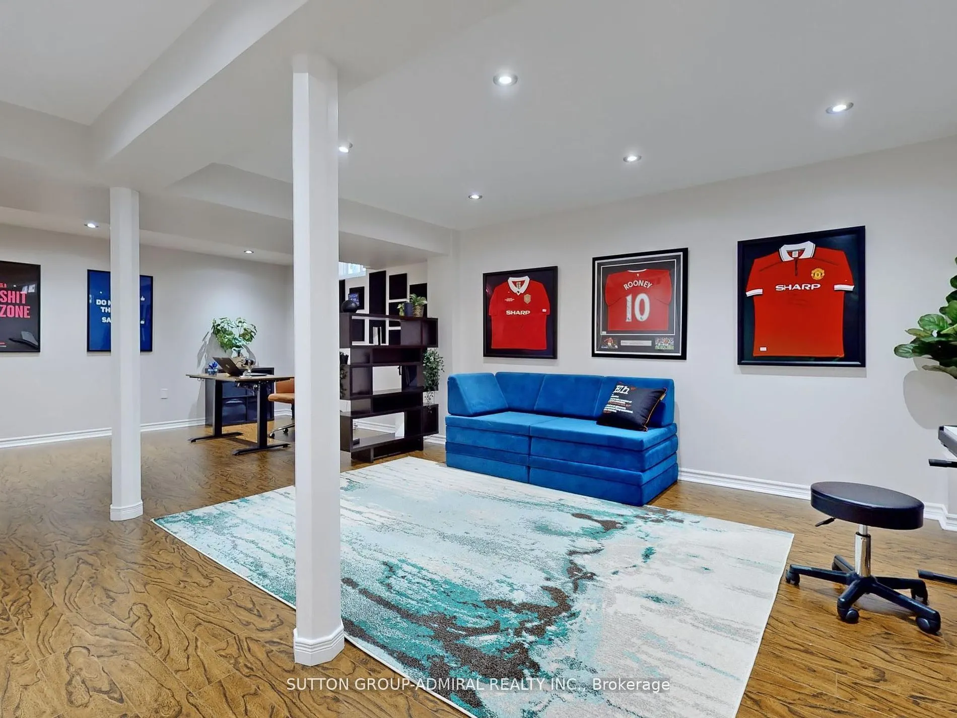 25 D'eva Drive