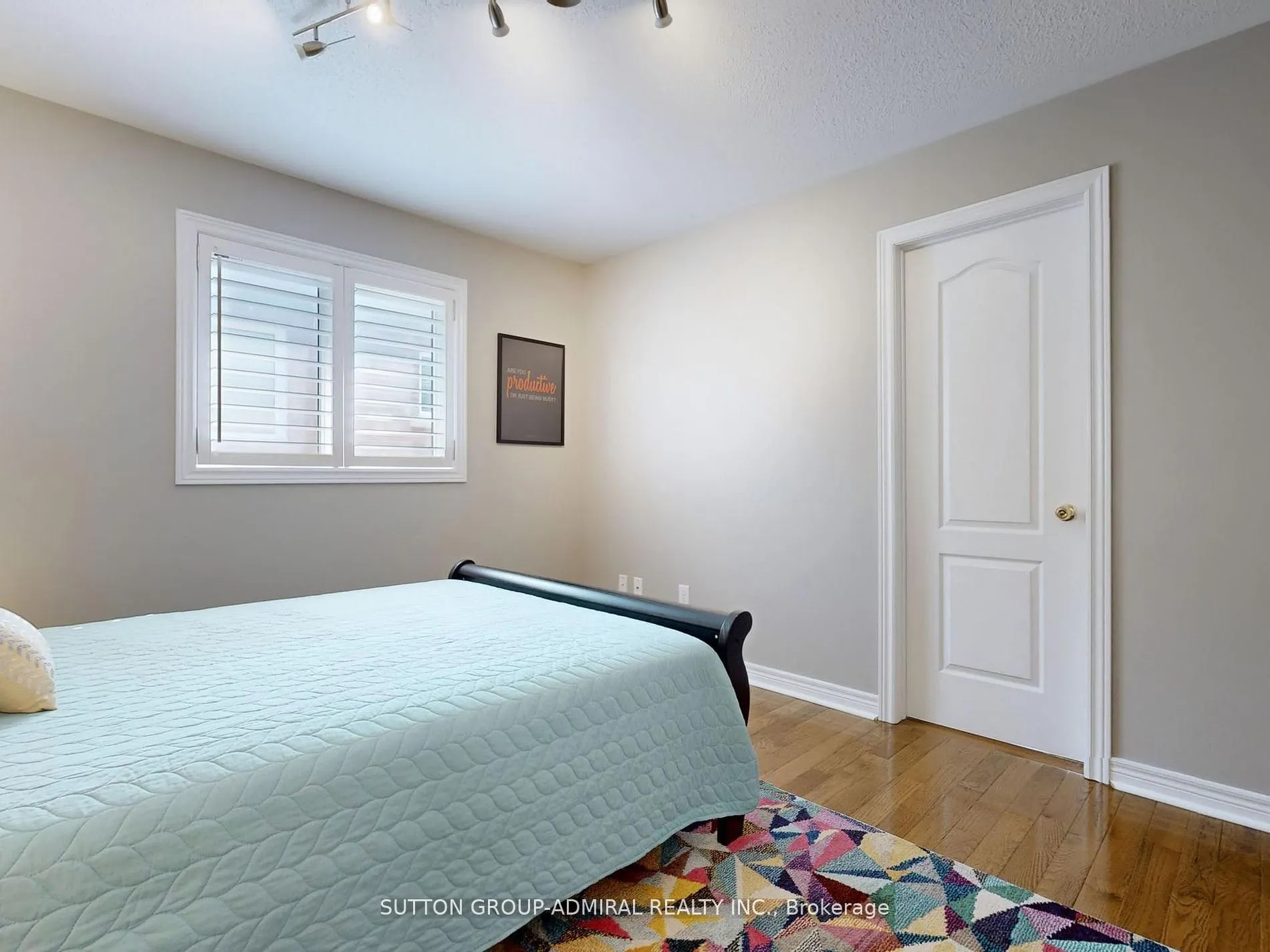 25 D'eva Drive