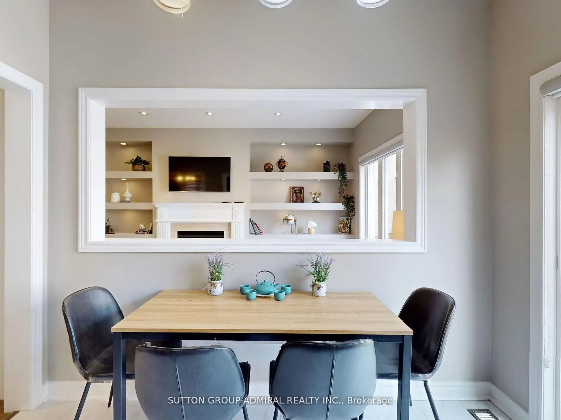 25 D'eva Drive